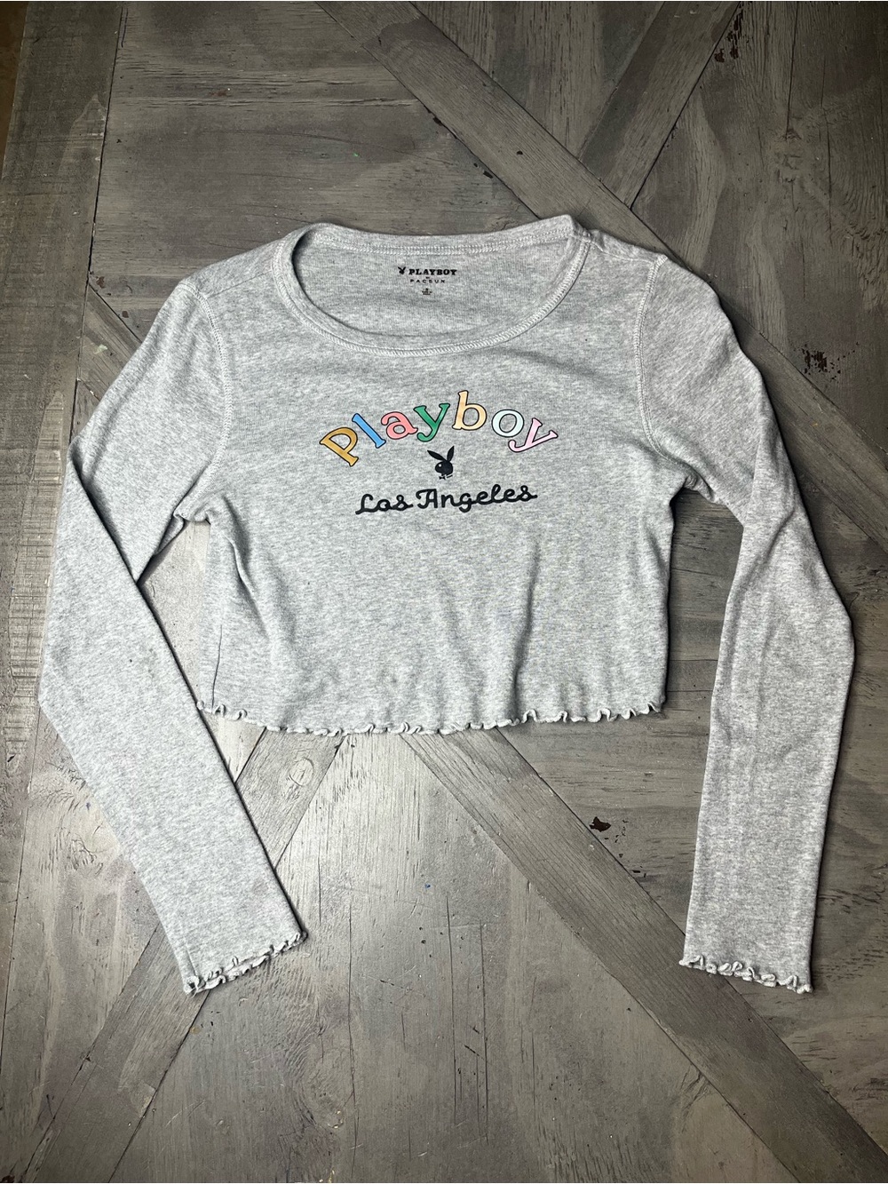 PLAYBOY Light Gray Cropped Long Sleeve Tee with Multicolor Logo